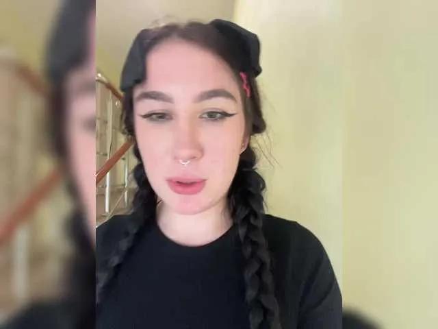 CurvyWoman- from BongaCams