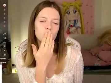 bella_gasp from Chaturbate
